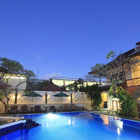 科洛布坎 The Taman Ayu酒店 外观 照片